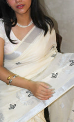 Load image into Gallery viewer, Aruvi - അരുവി (Traditional Kerala Cotton Saree)