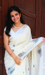 Load image into Gallery viewer, Thumbha Poo - തുമ്പ പൂ (Traditional Onam Kasavu Saree)