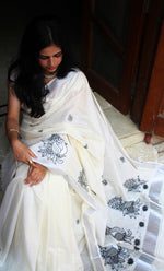 Load image into Gallery viewer, Thumbha Poo - തുമ്പ പൂ (Traditional Onam Kasavu Saree)