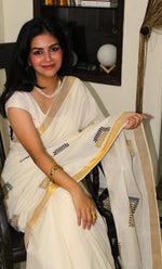 Load image into Gallery viewer, Shilpam - ശിൽപം (Traditional Kerala Cotton Saree)