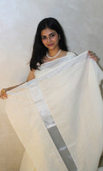Load image into Gallery viewer, Madhuram - മധുരം ( Traditional Onam Kasavu Saree)