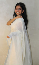 Load image into Gallery viewer, Madhuram - മധുരം ( Traditional Onam Kasavu Saree)