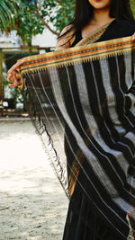 Load image into Gallery viewer, Krushna - कृष्णा (Premium Narayanpet Handloom Pure Cotton)