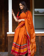 Load image into Gallery viewer, Shrothasvini - ஷ்ரோதஸ்வினி (Narayanpet Handloom Pure Cotton)