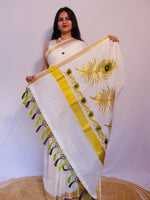 Load image into Gallery viewer, Jamandhi - ജമന്തി (Traditional Onam Kasavu Saree)