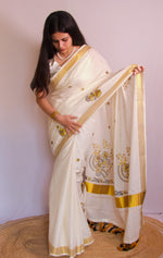 Load image into Gallery viewer, Mulla Poo - മുല്ല പൂ (Traditional Onam Kasavu Saree)