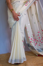 Load image into Gallery viewer, Aralli - അരളി (Traditional Onam Kasavu Saree)