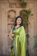 Load image into Gallery viewer, Prabha (Premium Quality Silk)