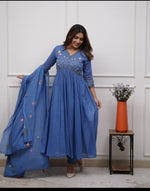 Load image into Gallery viewer, Tej ~ Kurti Suit Set