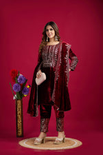 Load image into Gallery viewer, Gyan ~ Embroidery Work Suit Set