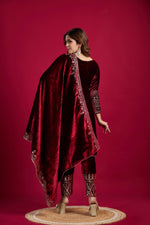 Load image into Gallery viewer, Gyan ~ Embroidery Work Suit Set