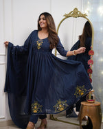 Load image into Gallery viewer, Vedha ~ Kurti Set