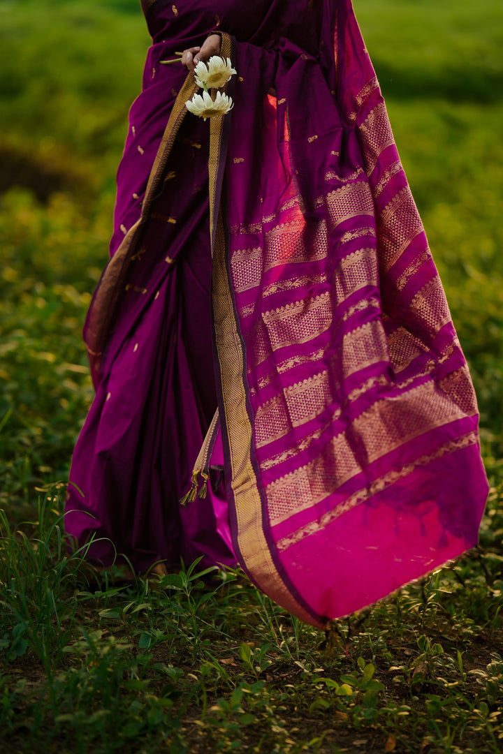 Yadu - यदु (Premium Handloom Gadwal Silk Cotton)