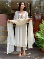 Load image into Gallery viewer, Samika ~ Kurti Suit Set