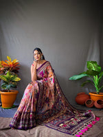 Load image into Gallery viewer, Vennila - वेनिला