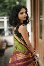 Load image into Gallery viewer, Malathi - മാലതി (Premium Handloom Gadwal Silk Cotton)