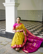 Load image into Gallery viewer, Tharika - தாரிகா (Premium Handloom Gadwal Silk Cotton)