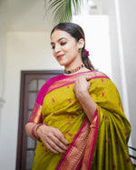 Load image into Gallery viewer, Tharika - தாரிகா (Premium Handloom Gadwal Silk Cotton)