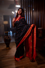 Load image into Gallery viewer, Yaamika - യാമിക (Premium Handloom Gadwal Silk Cotton)
