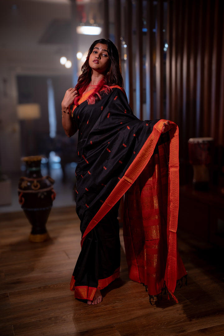 Yaamika - യാമിക (Premium Handloom Gadwal Silk Cotton)