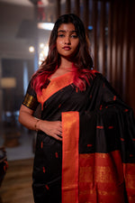 Load image into Gallery viewer, Yaamika - യാമിക (Premium Handloom Gadwal Silk Cotton)
