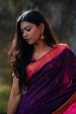 Load image into Gallery viewer, Rakshika - रक्षिका (Premium Handloom Gadwal Silk Cotton)
