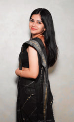 Load image into Gallery viewer, Vezhaambal - വേഴാമ്പൽ (Premium Narayanpet Handloom Pure Cotton)
