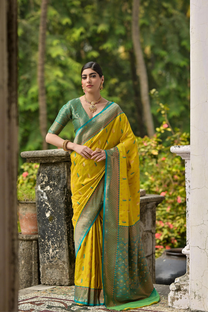 Shakshi (Premium Banarasi Silk)