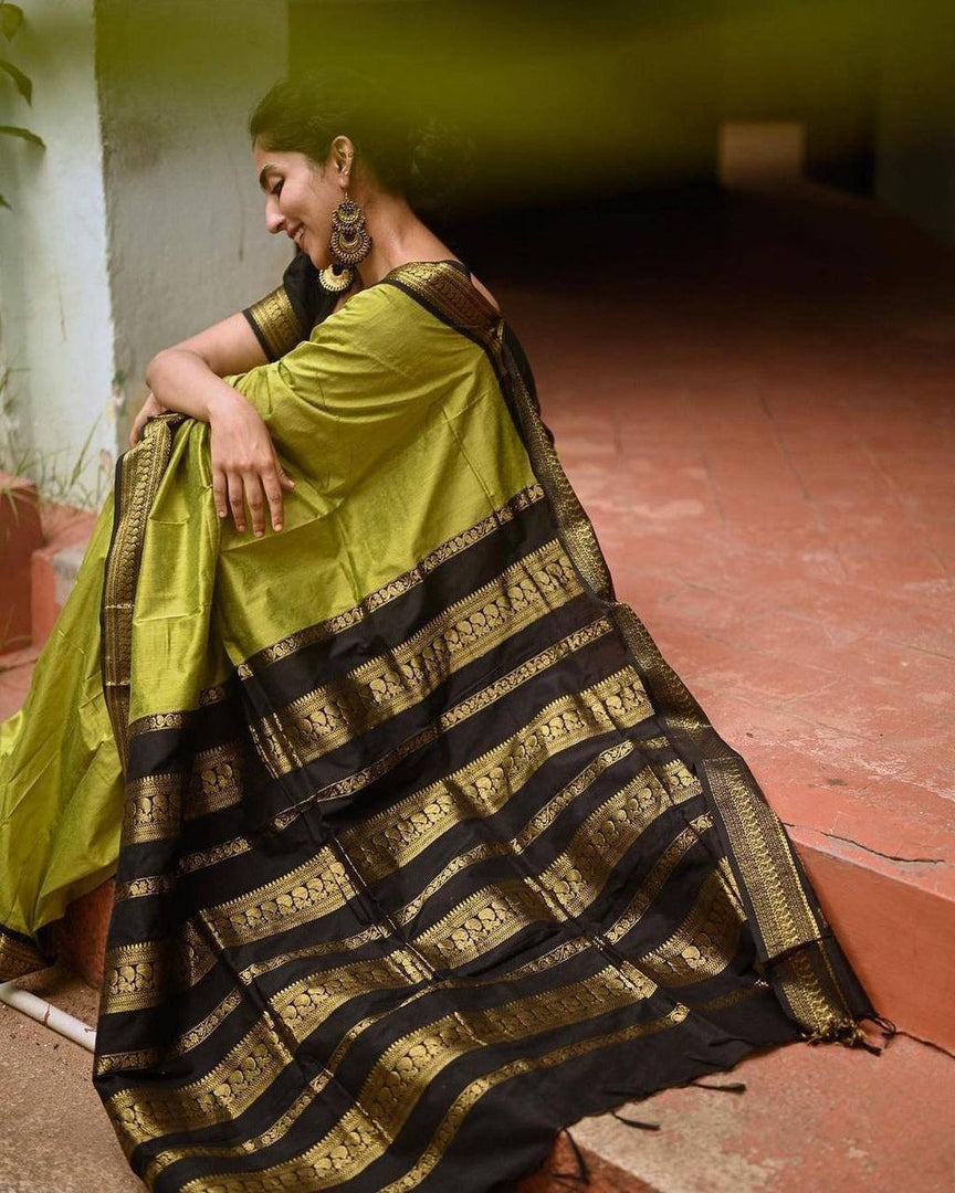 Vihana - விஹானா (Gadwal Silk Cotton)