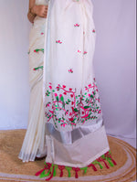 Load image into Gallery viewer, Paccha Killi - പച്ച കിള്ളി (Traditional Onam Kasavu Saree)
