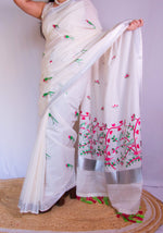 Load image into Gallery viewer, Paccha Killi - പച്ച കിള്ളി (Traditional Onam Kasavu Saree)
