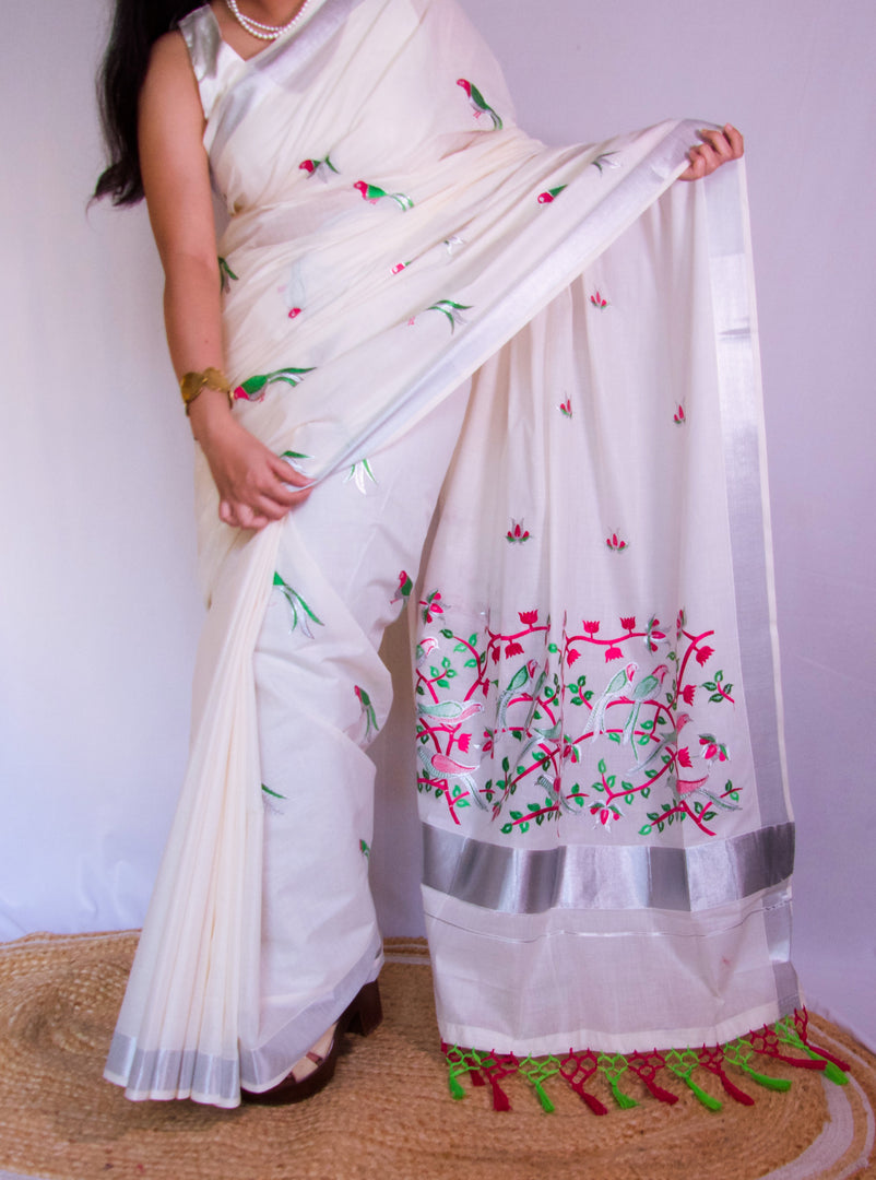 Paccha Killi - പച്ച കിള്ളി (Traditional Onam Kasavu Saree)
