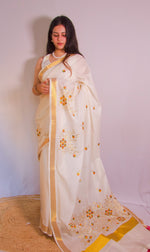 Load image into Gallery viewer, Chembarithi - ചെമ്പരിതി (Traditional Onam Kasavu Saree)
