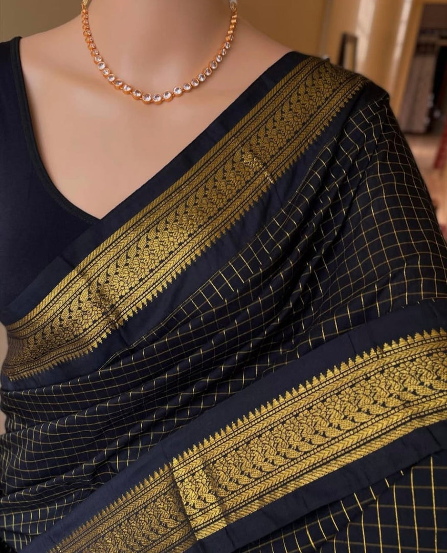 Nagabhooshani - நாகபூஷணி (Premium Handloom Gadwal Silk Cotton)