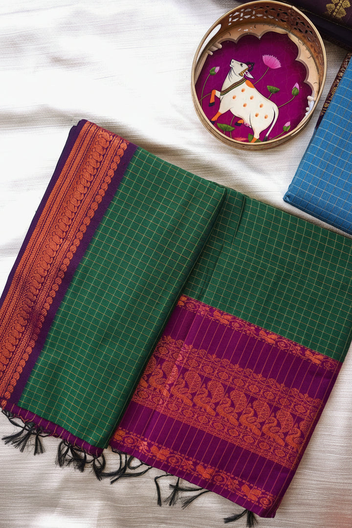 Arunangi - அருணாங்கி (Premium Handloom Checked Gadwal Silk Cotton)