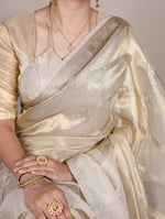 Load image into Gallery viewer, Roja - റോജ (Traditional Onam Kasavu Saree)
