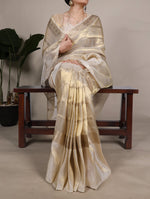 Load image into Gallery viewer, Roja - റോജ (Traditional Onam Kasavu Saree)
