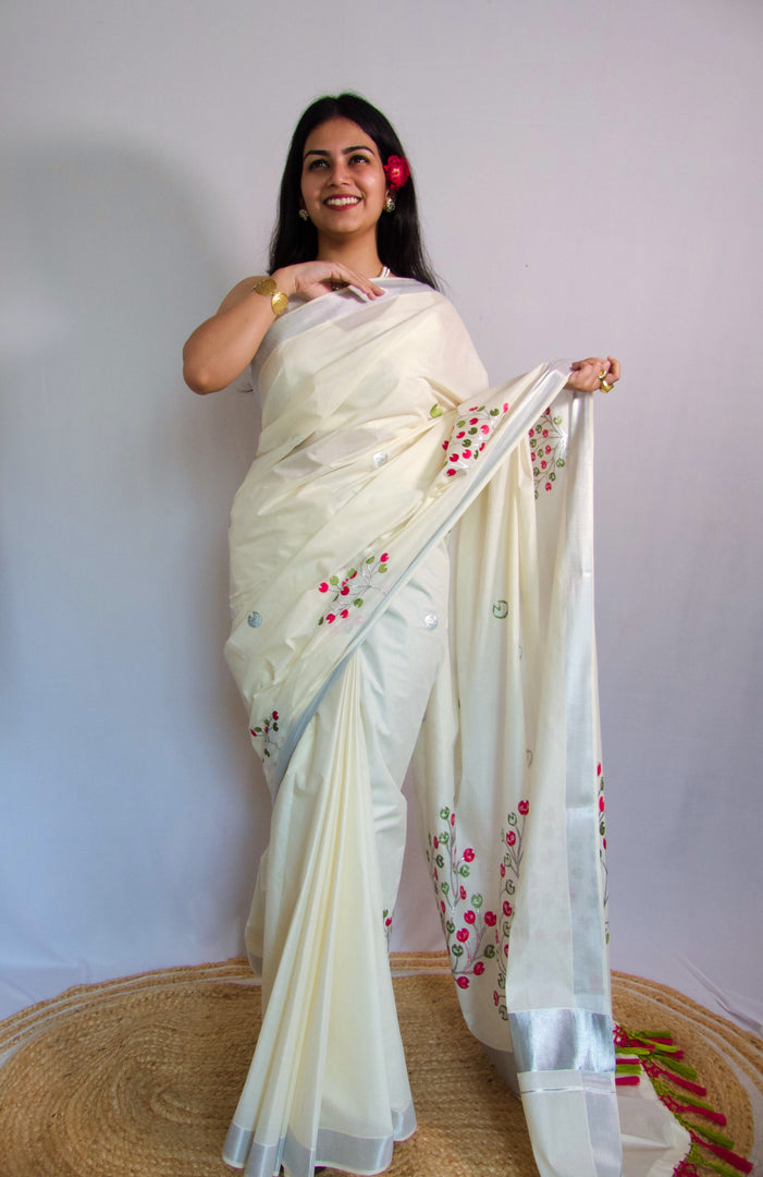 Aralli - അരളി (Traditional Onam Kasavu Saree)